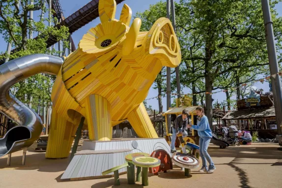 SANGLIER D'OR PLAYGROUND parc asterix