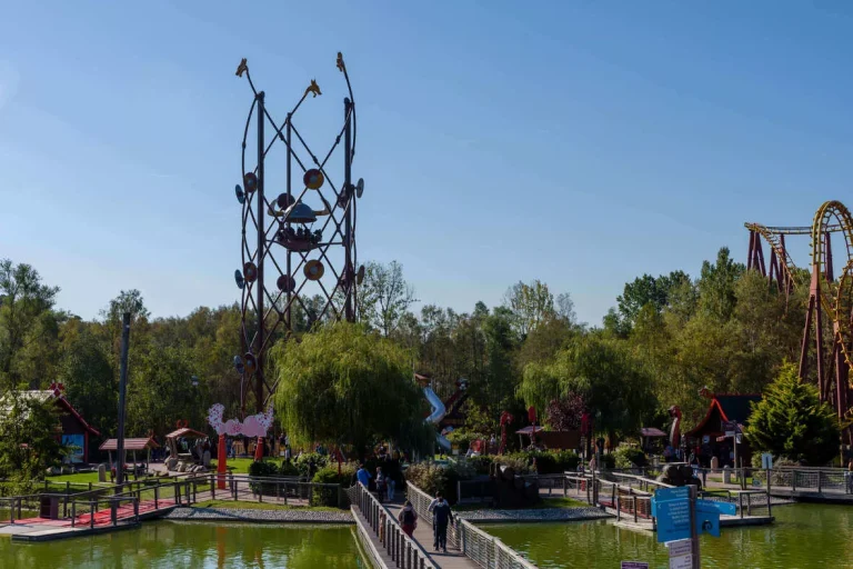 L'Aérolaf : drink a drink with a stunning view parc asterix