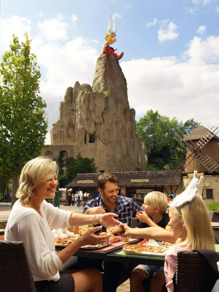 Caïus Pizzarium : Pizzas and Burgers parc asterix