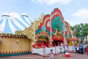 Le Cirque : Buffet at will parc asterix