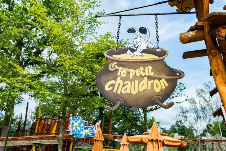 Le petit Chaudron : Burger and pizza kiosk parc asterix